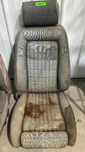 AFTERMARKET BUCKET SEAT WITH HEADREST