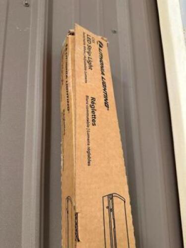 LITHONIA 8' LED SHOP LIGHT FIXTURE