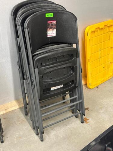 (4) METAL FOLDING CHAIRS ( BLACK )