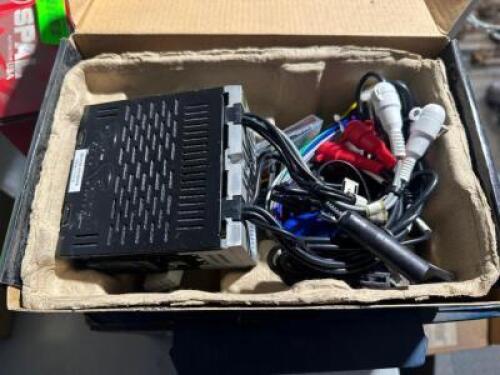 CAR STEREO WITH RCA CONNECTORS