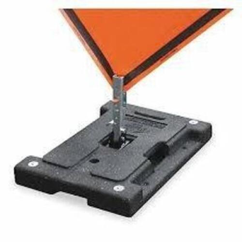 DESCRIPTION: (1) SIGN STAND, ROLL UP BRAND/MODEL: DICKE #1UBN9 SIZE: 36 IN X 36 IN, 48 IN X 48 IN COMPATIBLE SIGN SIZE, 28 IN TO 28 IN, 12 IN RETAIL$: