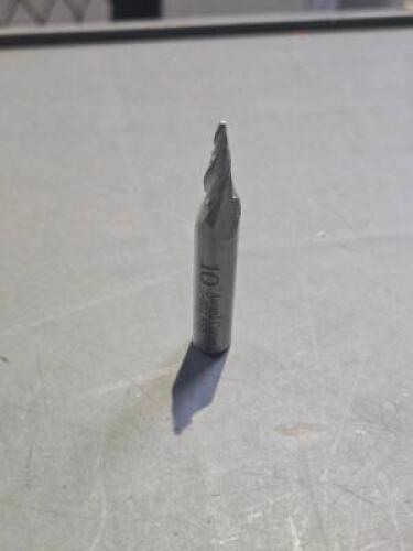 DESCRIPTION: (1) HSS TAPERED SQUARE END MIILL BRAND/MODEL: MADE IN USA T 002 SIZE: 1/16" SMALL END DIAM 1/2" LOC 3/8" SHANK RETAIL$: 53.65 QTY: 1