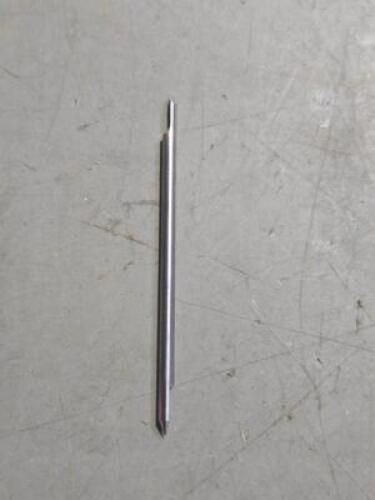 DESCRIPTION: (2) SOLID CARBIDE SPLIT END BLANK BRAND/MODEL: ACCUPRO 00199570 SIZE: 1/8" 3/8" X 3" RETAIL$: 31.2 QTY: 2