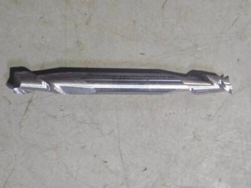 DESCRIPTION: (1) SOLID CARBIDE DE SQ END MILL BRAND/MODEL: ACCUPRO 07763980 SIZE: 1/4" X 1/2" X 1/4" RETAIL$: 28.9 QTY: 1