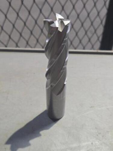 DESCRIPTION: (1) COBALT SQ END MILL BRAND/MODEL: HERTEL 91194035 SIZE: 1" x 3" X 1" RETAIL$: 103.75 QTY: 1