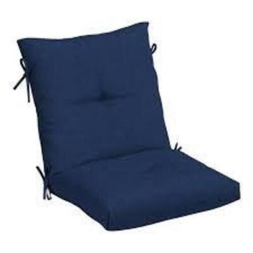 DESCRIPTION: (1) CUSHION BRAND/MODEL: ARDEN INFORMATION: NAVY BLUE RETAIL$: $42.99 EA QTY: 1