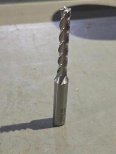 DESCRIPTION: (2) HSS SQ END MILL BRAND/MODEL: HERTEL 41118340 SIZE: 1/4" 1-3/4" X 3/8' RETAIL$: 78.88 QTY: 2