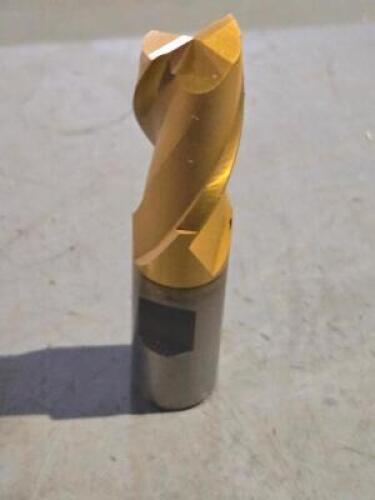 DESCRIPTION: (1) HSS SQ END MILL BRAND/MODEL: HERTEL 41119835 SIZE: 3/4" X 1-5/16" X 3/4" RETAIL$: 50.9 QTY: 1