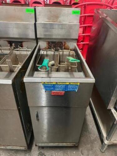 PITCO 40 LB. GAS DEEP FRYER W/ BASKETS