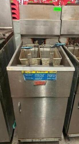PITCO 40 LB. GAS DEEP FRYER W/ BASKETS