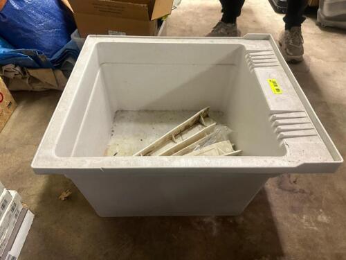 PLASTIC SLOP SINK W/ LEGS