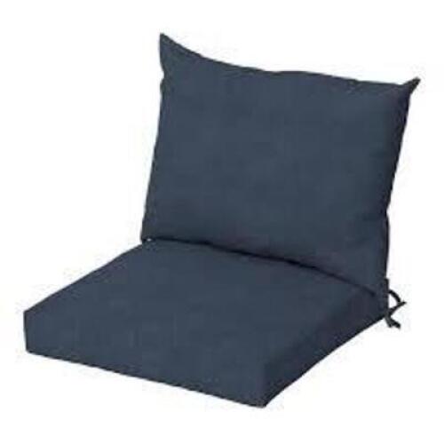 DESCRIPTION: (5) OUTDOOR CUSHIONS BRAND/MODEL: ARDEN #10021799*4 INFORMATION: OCEANIC BLUE SIZE: 24" X 24" RETAIL$: $64.91 EA QTY: 5