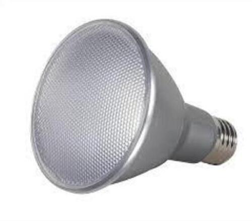 DESCRIPTION: (9) LIGHT BULBS BRAND/MODEL: ADVANTAGE #90072 INFORMATION: 40 DEGREE FLOOD BEAM, LED 12 W, PAR 30 RETAIL$: $12.95 EA QTY: 9