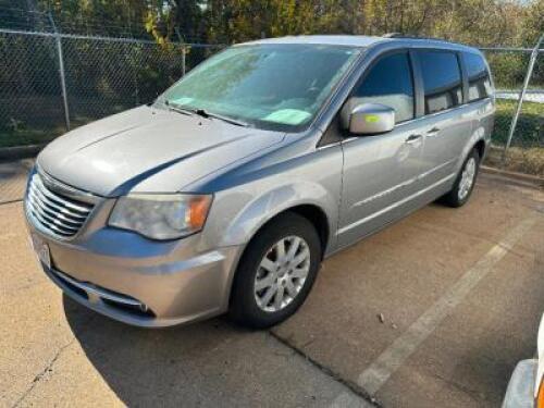 2014 Chrysler Town & Country Van, VIN # 2C4RC1BG6ER286318