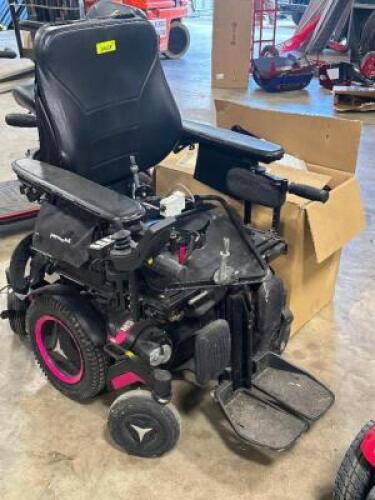 POWERCHAIR WITH REPLACEMENT BODY SHELL PARTS
