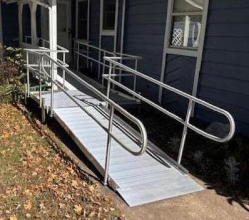 COMPLETE RAMP SYSTEM WITH HANDRAILS