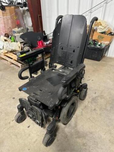 POWERED WHEEL CHAIR / SCOOTER.