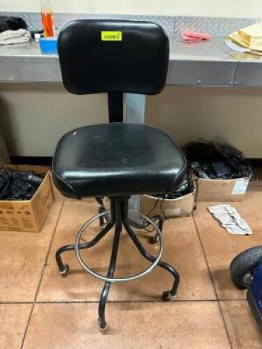 DRAFTING STOOL