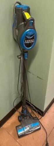 VACUUM CLEANER