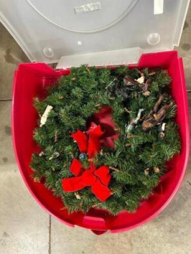 WREATH CONTAINER W/ WREATH.