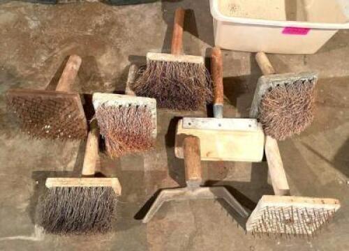 ASSORTED PLASTER HAND TOOLS