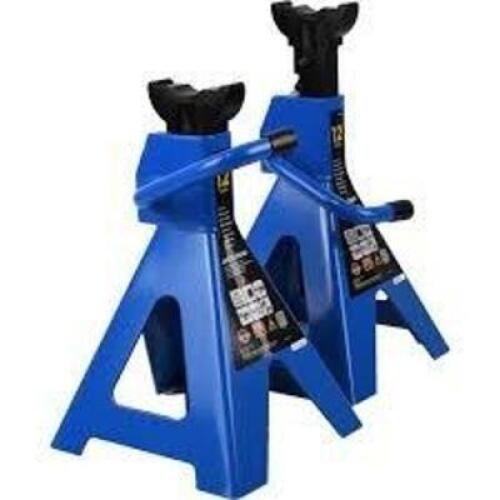 (1) SET OF (2) JACK STANDS