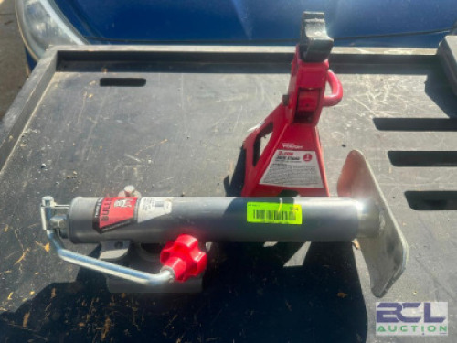 BULLDOG 3000 LB. TRAILER JACK AND (1) TON FLOOR JACK.