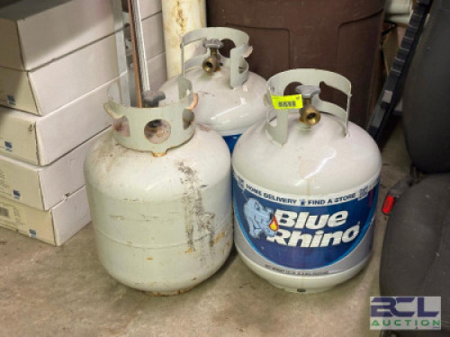 ASSORTED PROPANE TANKS