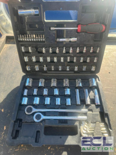 HYPER TOUGH 107 PIECE SOCKET SET.