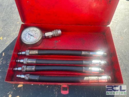SNAP-ON TOOLS COMPRESSION GAUGE SET.