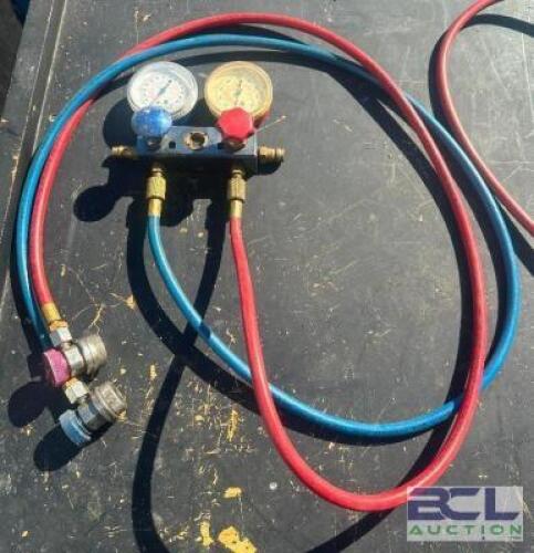 A/C MANIFOLD GAUGE SET.