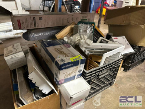 LARGE GROUP OF ASSORTED BATHROOM HARDWARE