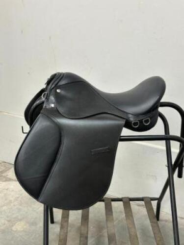 ENGLISH RIDDING SADDLE