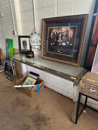 END TABLE WITH ASSORTED ART