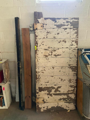 VINTAGE BARN DOOR AND HARDWARE