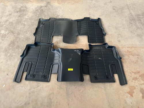 CAR FLOOR LINER