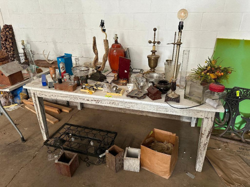VINTAGE WORK TABLE WITH LARGE ASSORTMENT OF VINTAGE D&Eacute;COR