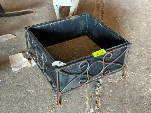 METAL FIRE PIT