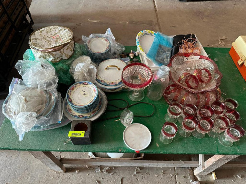 VINTAGE WORK TABLE WITH LARGE ASSORTMENT OF VINTAGE GLASSWARE