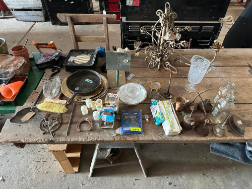 VINTAGE WORK TABLE WITH LARGE ASSORTMENT OF VINTAGE D&Eacute;COR