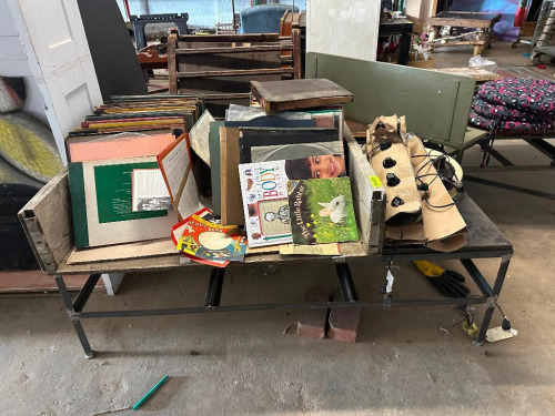 LARGE GROUP OF ASSORTED RECORDS WITH LIGHT AND TABLE