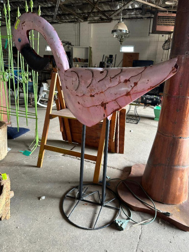 LARGE METAL FLAMINGO