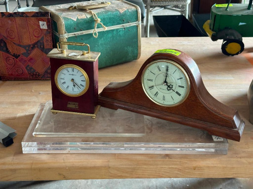 VINTAGE DESK CLOCKS
