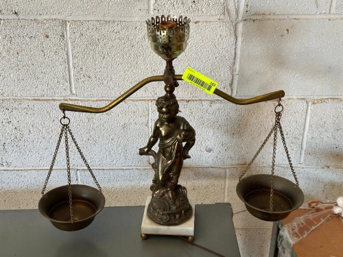VINTAGE SCALE DESK LAMP
