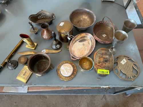 LARGE GROUP OF VINTAGE BRASS ITEMS