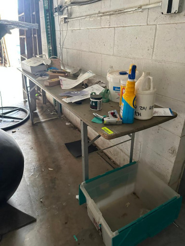 WORK TABLE WITH CONTENTS