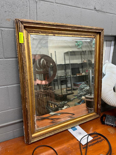 VANITY MIRROR