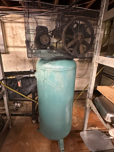 CURTIS AIR TWO STAGE AIR COMPRESSOR.