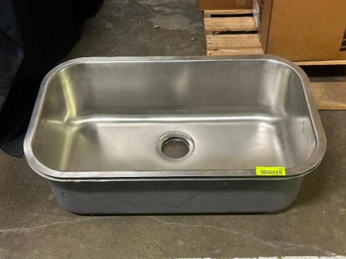 30 IN. STAINLESS KITCHEN SINK