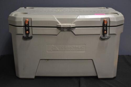 HEAVY DUTY FISHING COOLER